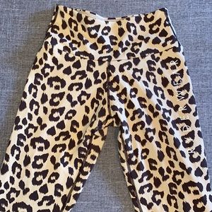 Ryderwear Leopard Print Scrunch Butt Leggings